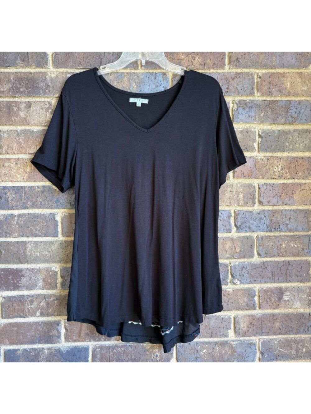 Caite Black Floral Embroidered V-Neck Tunic Length Short Sleeve Boho Top Medium